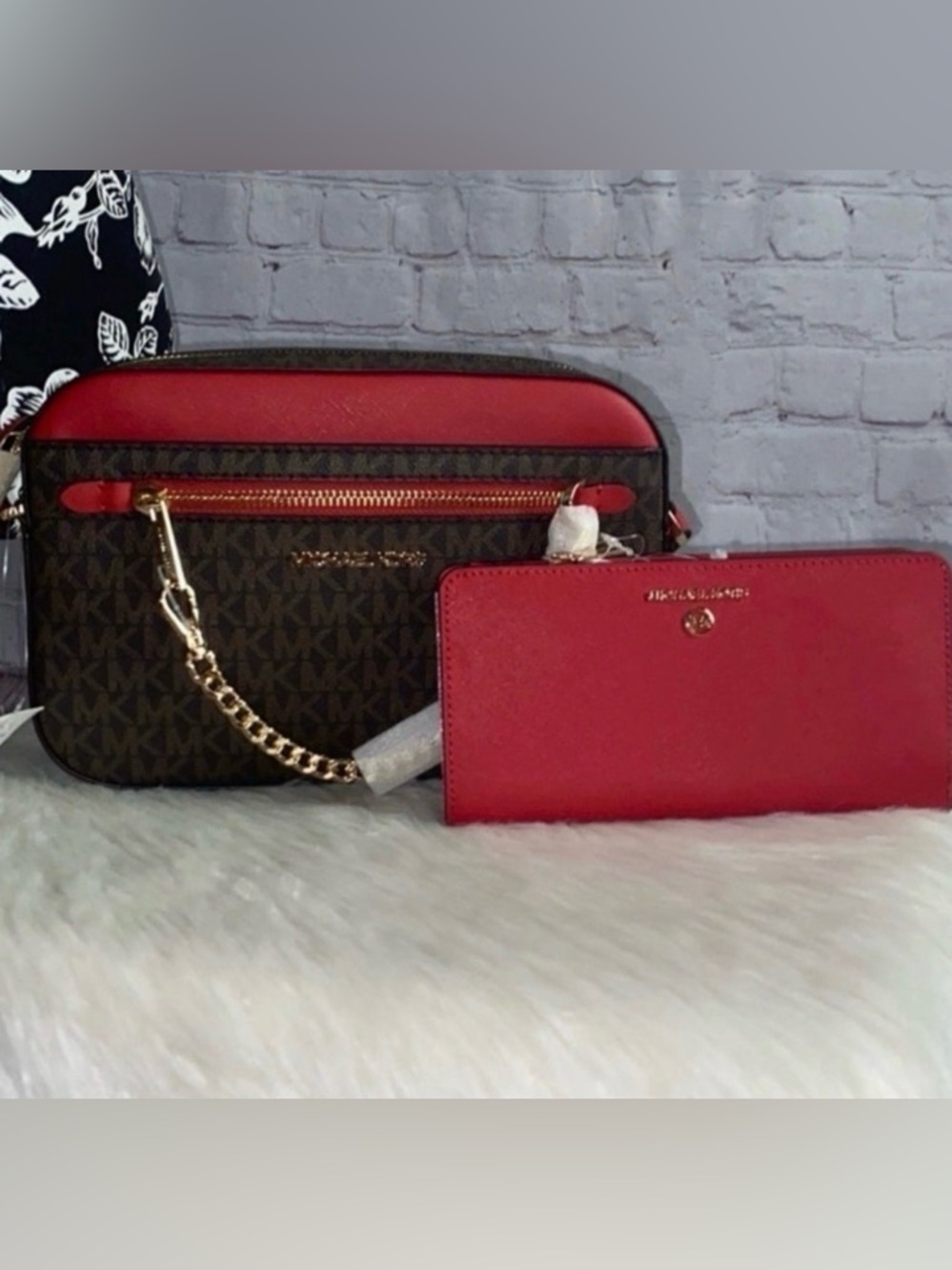 Michael Kors JET SET ITEM Chain Xbody/JET SET CHARM Continental Wallet 2pc Set